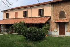 Vendesi casale Casalnoceto campagna